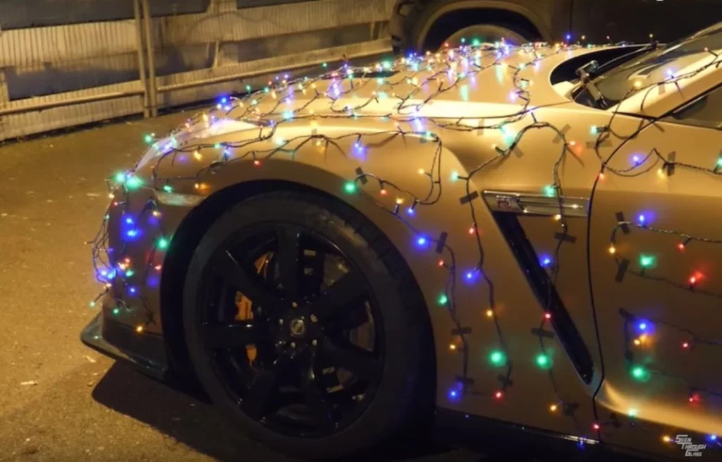 Para la Polícia, las luces navideñas son una distracción...