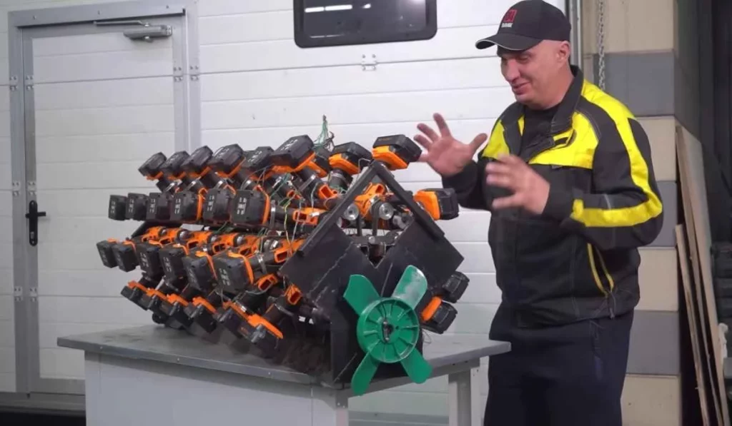 El motor eléctrico más bizarro de la historia tiene 50 ‘cilindros’ y viene desde Rusia 1 Motor16 Los detalles del innovador motor eléctrico construido con 50 taladros