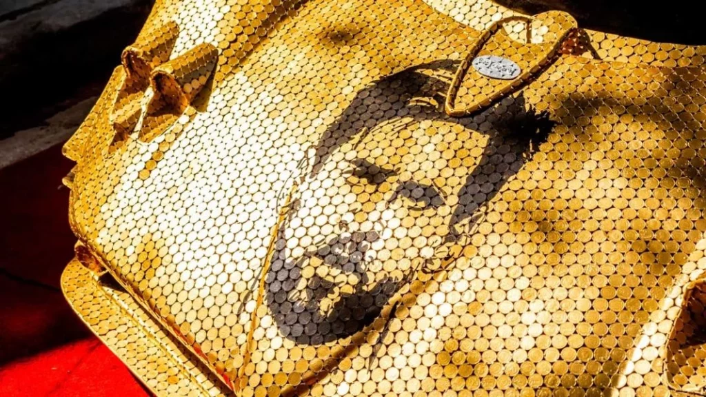 Así luce el Pagani Zonda que homenajea a Lionel Messi y está hecho con 100.000 monedas 1 Motor16 Los detalles del exclusivo e innovador Pagani Zonda