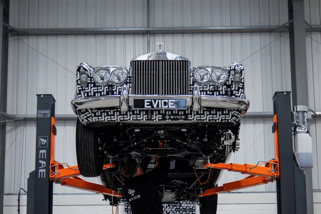 Evice, la firma que reimagina los Rolls-Royce más clásicos y los convierte en eléctricos 6 Motor16 prototype rolls royce silver shadow ev by evice 100953361 h Motor16