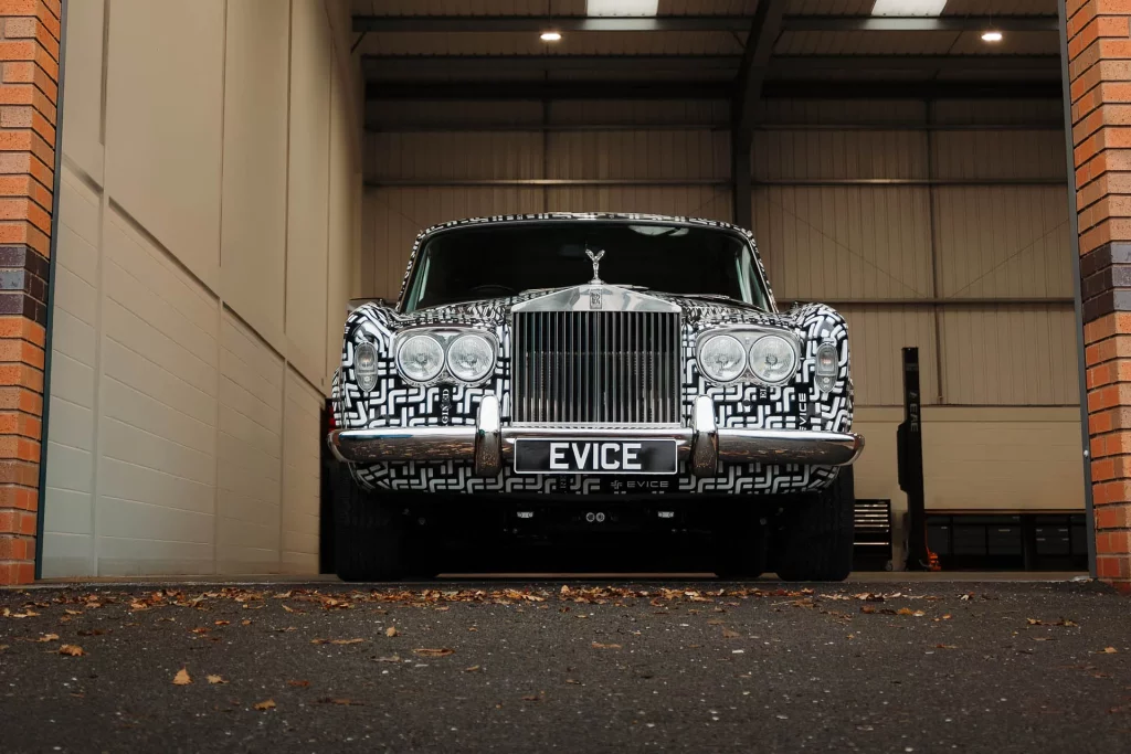Evice, la firma que reimagina los Rolls-Royce más clásicos y los convierte en eléctricos 1 Motor16 prototype rolls royce silver shadow ev by evice 100953370 h Motor16