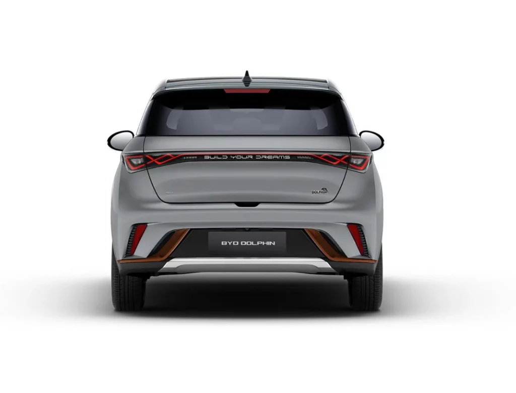 El BYD Dolphin se prepara para un buen lavado de cara 11 Motor16 tail Motor16