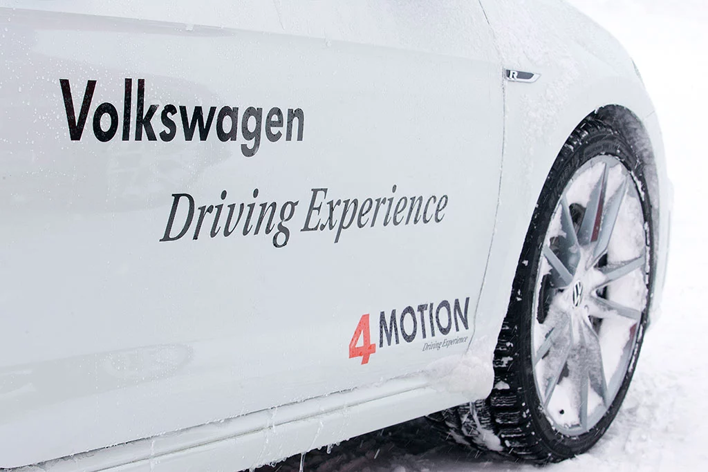 La propuesta de Volkswagen que se convertirá en el mejor regalo de Navidad 3 Motor16 volkswagen driving experience sobre nieve 1 Motor16