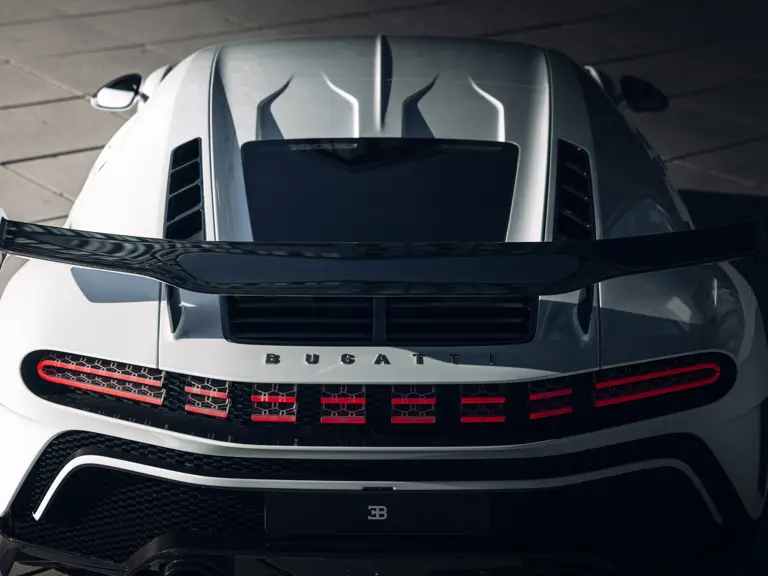Bugatti Centodieci: O la forma más sencilla de ganar 7 millones en dos años 11 Motor16 2023 Bugatti Centodieci RM Sothebys 13 Motor16