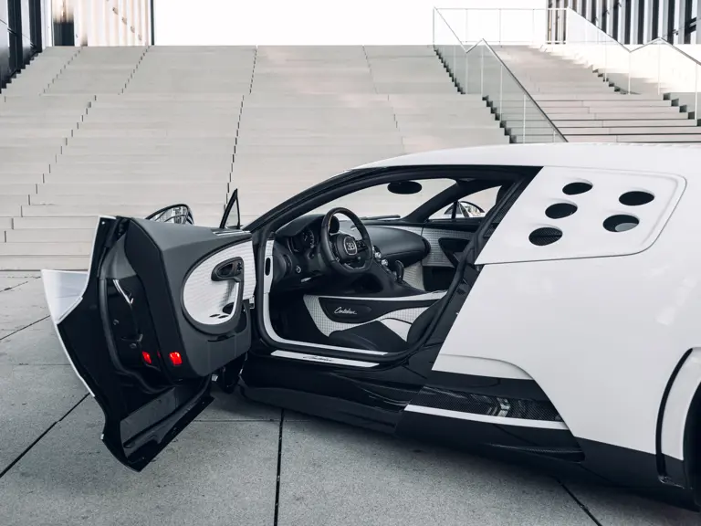 Bugatti Centodieci: O la forma más sencilla de ganar 7 millones en dos años 25 Motor16 2023 Bugatti Centodieci RM Sothebys 24 Motor16