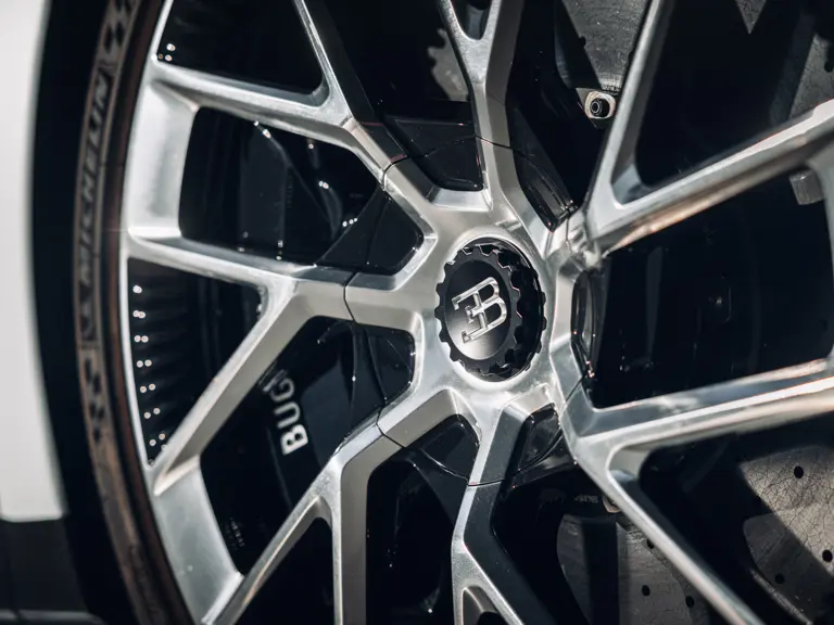 Bugatti Centodieci: O la forma más sencilla de ganar 7 millones en dos años 16 Motor16 2023 Bugatti Centodieci RM Sothebys 29 Motor16