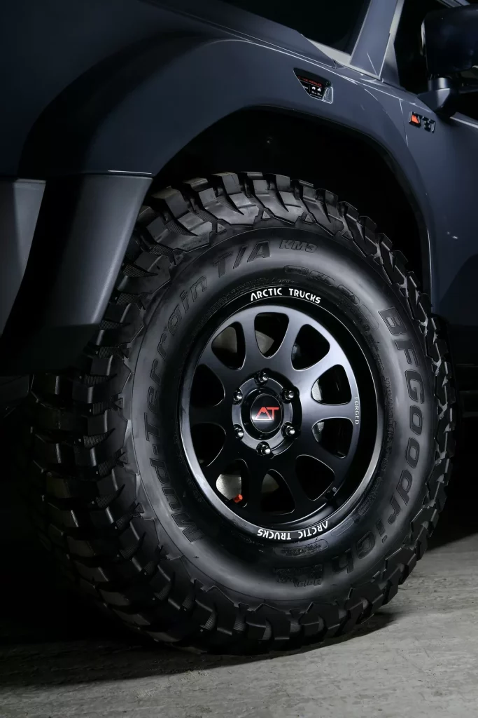 El Toyota Land Cruiser se convierte en una apisonadora gracias a Arctic Trucks 30 Motor16 2025 Arctic Trucks Toyota Land Cruiser AT37 7 Motor16
