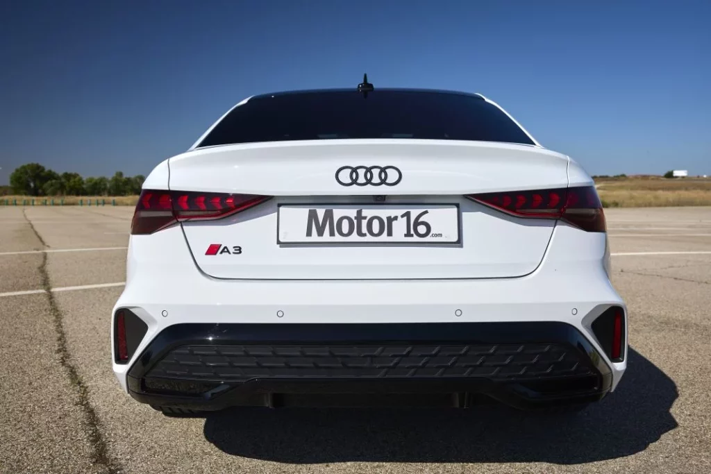 Prueba del Audi A3 Sedan 35 TFSI S tronic: Un clásico moderno 17 Motor16 Audi A3 Sedan 35 TFSI S tronic Black Line 13 Motor16