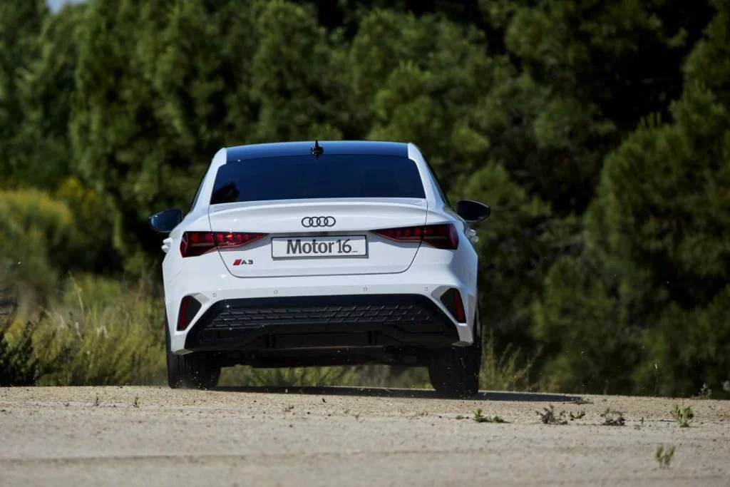 Prueba del Audi A3 Sedan 35 TFSI S tronic: Un clásico moderno 8 Motor16 Audi A3 Sedan 35 TFSI S tronic Black Line 24 Motor16