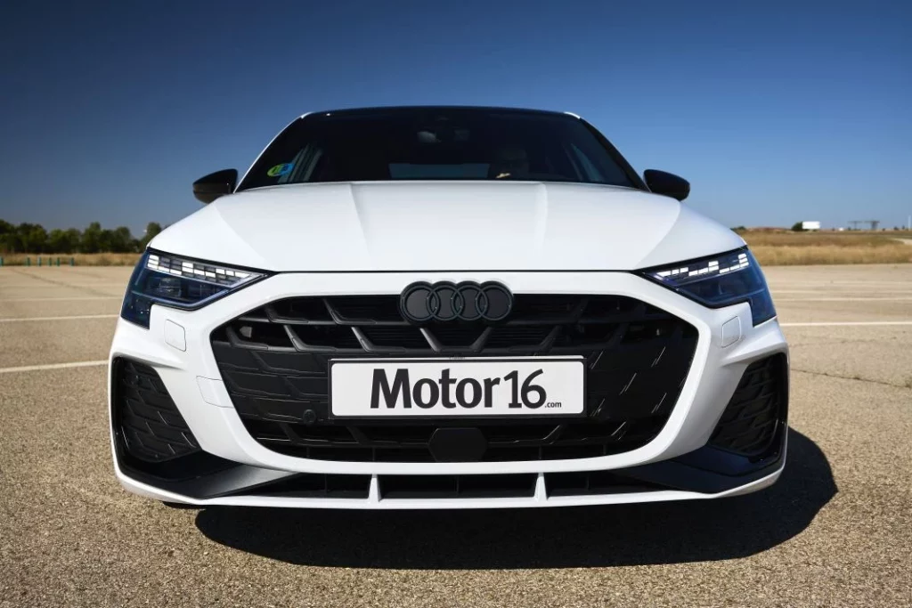 Prueba del Audi A3 Sedan 35 TFSI S tronic: Un clásico moderno 13 Motor16 Audi A3 Sedan 35 TFSI S tronic Black Line 9 Motor16