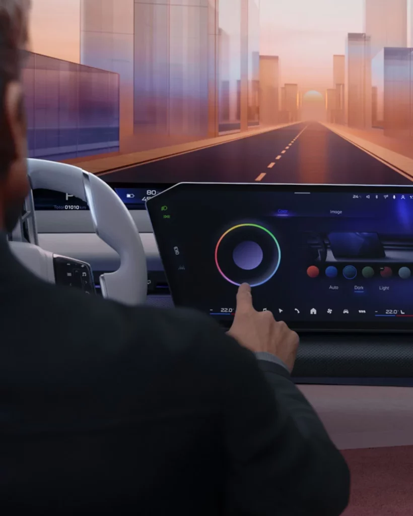 BMW IDRIVE PANORAMICO 4 Motor16
