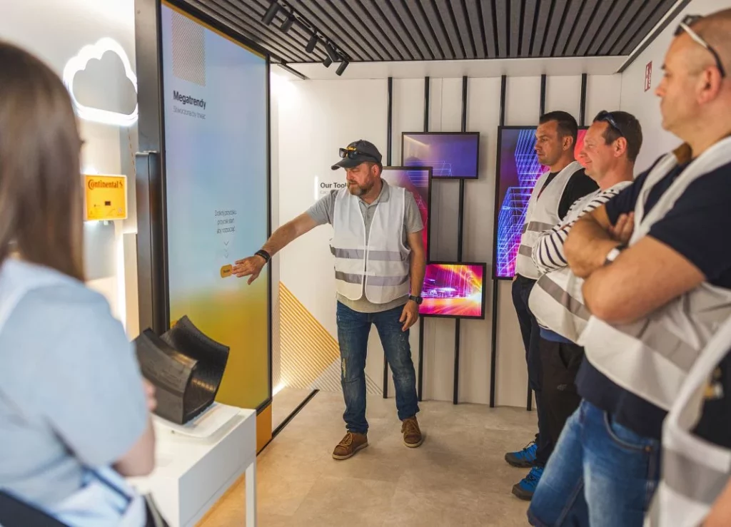 Roadshow de Continental: 37.000 kilómetros dando a conocer las innovaciones de la marca 2 Motor16 Continental PP ContiEuropeanRoadshow 03 Motor16