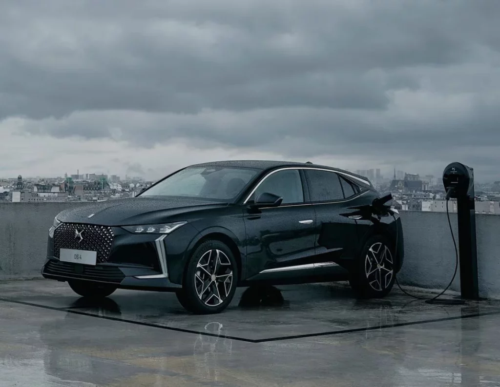 Édition France, la nueva y exclusiva familia DS para empezar 2025 17 Motor16 DS 4 EDITION FRANCE 8 Motor16