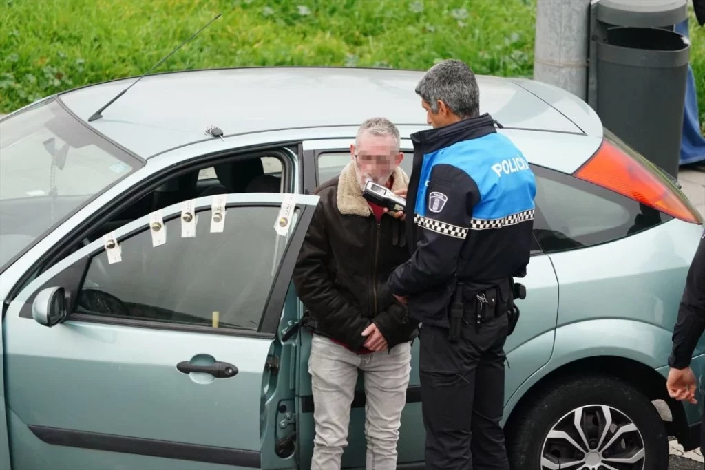 DGT: 600 conductores multados cada día por dar positivo en alcohol o drogas 1 Motor16 Las policías locales se han sumado a la campaña de la DGT.