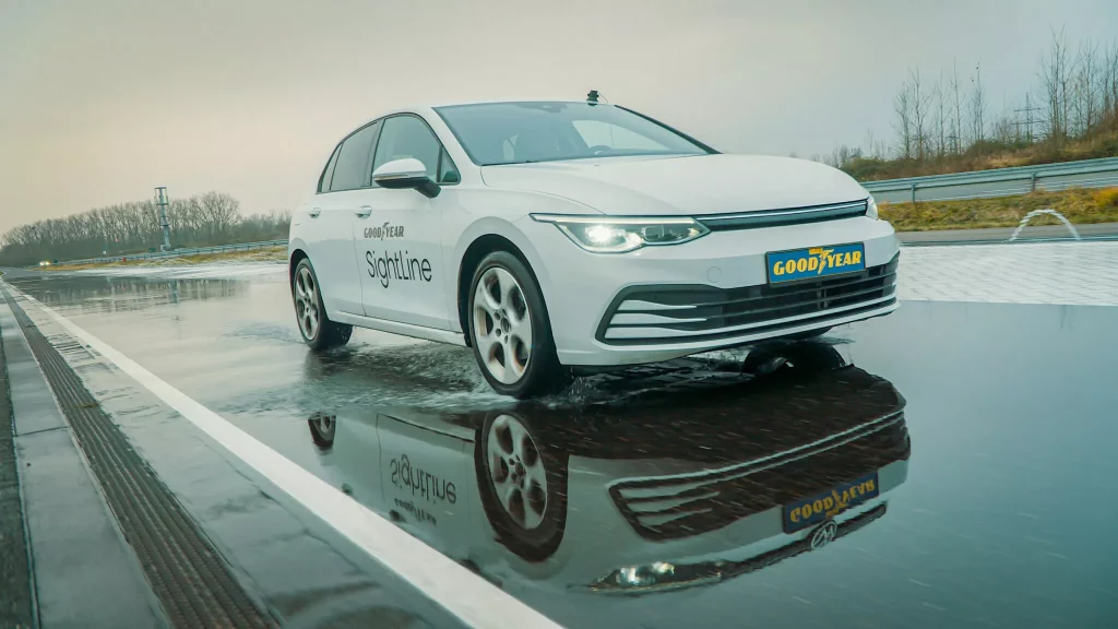 Goodyear SightLine: Llega el neumático sabelotodo 3 Motor16 Goodyear sightline rueda neumatico inteligente aeb 6 Motor16