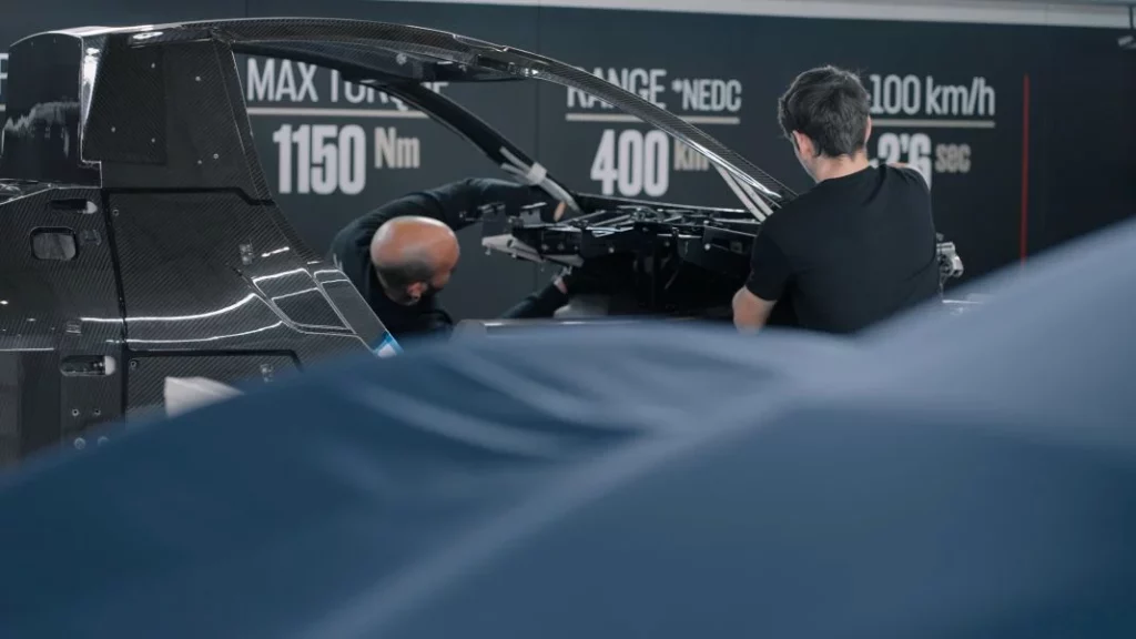 Este superdeportivo se construye a mano en Barcelona y tarda 8 meses en ser terminado 10 Motor16 Hispano Suiza Carmen Sagrera como se fabrica 8 Motor16