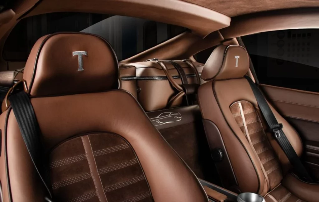 El Touring Superleggera Veloce12 estará presente en Retromobile 2025 12 Motor16 Interni sedili 1200x761 1 Motor16