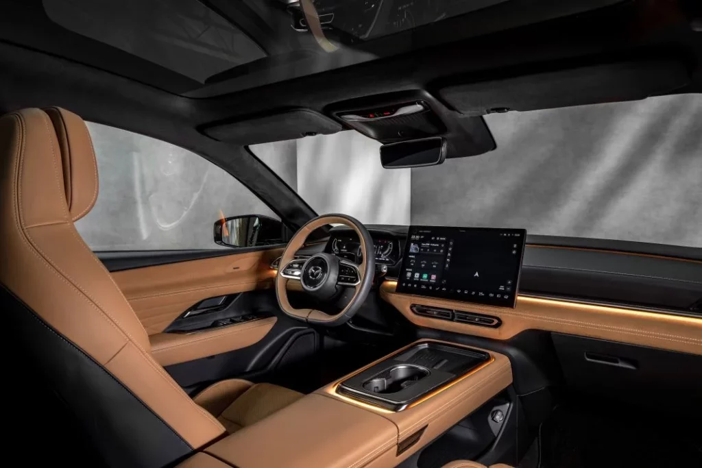 2025 Mazda6e. Imagen interior.