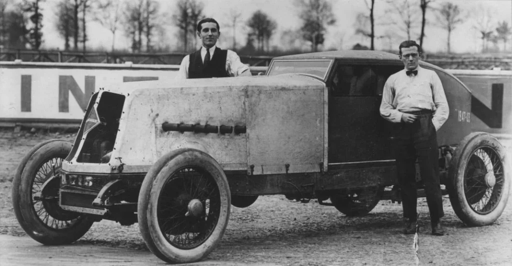 Se llama Renault Filante Record 2025 y no es precisamente una maqueta estática 23 Motor16 Renault Filante Record 2025 8 Motor16