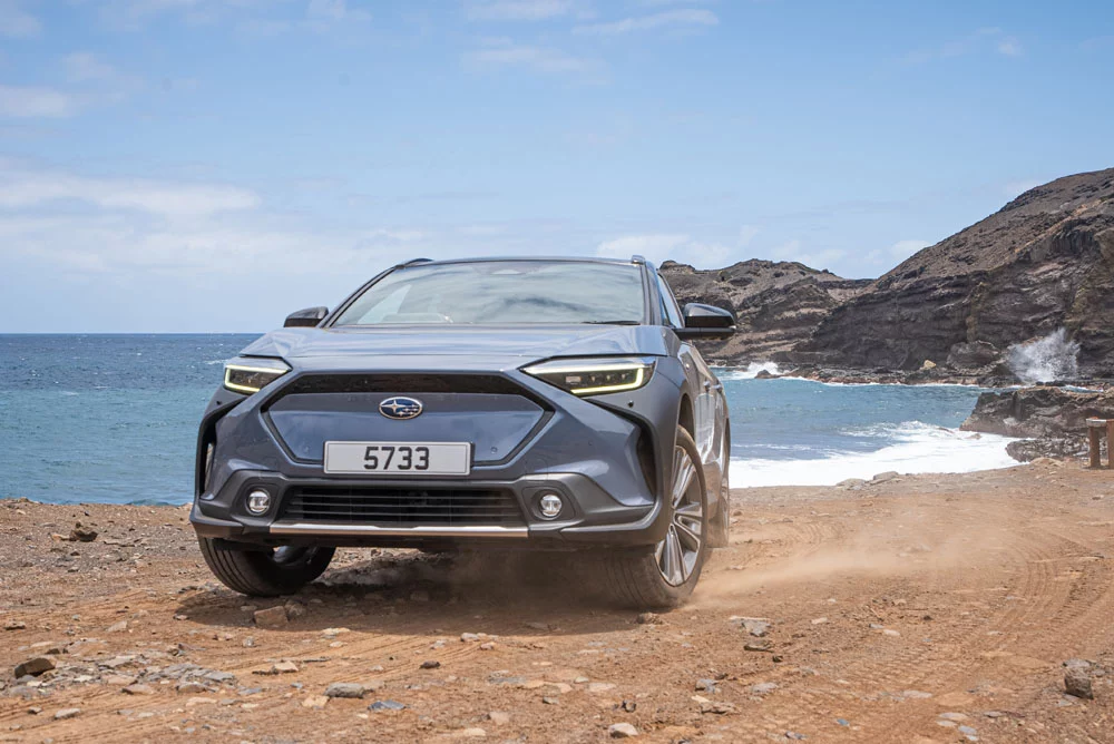 Subaru electrifica la isla habitada más remota del mundo 8 Motor16 SUBARU SOLTERRA ISLA SANTA ELENA29 Motor16