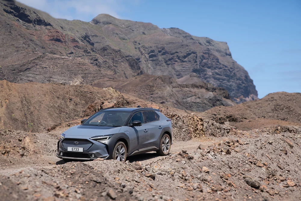 Subaru electrifica la isla habitada más remota del mundo 12 Motor16 SUBARU SOLTERRA ISLA SANTA ELENA33 Motor16