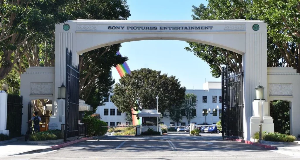 Viajes de 'cine' en los vehículos de Mercedes gracias a Sony 1 Motor16 Mercedes dispone de la oferta Sony entretenimiento