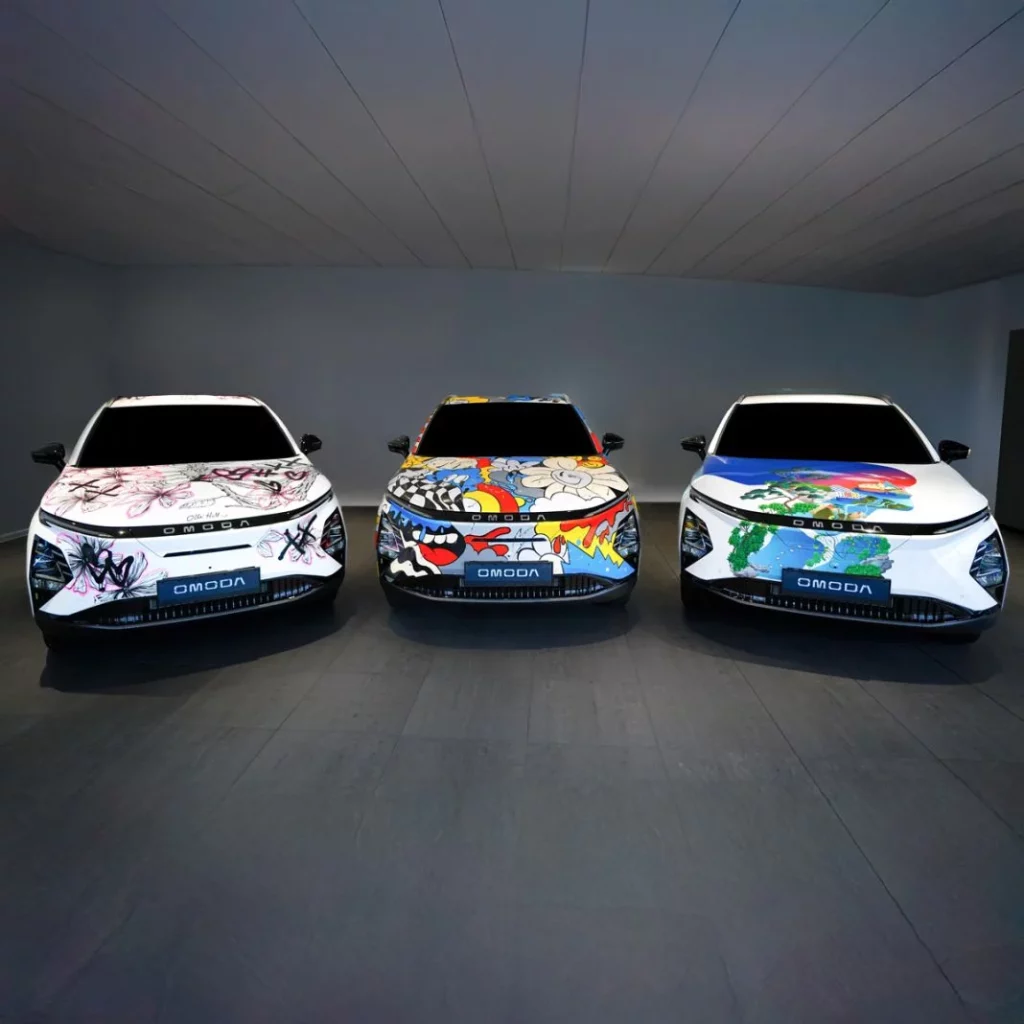 El Omoda 5 se pinta de colores 3 Motor16 The three designed OMODA E5 Motor16