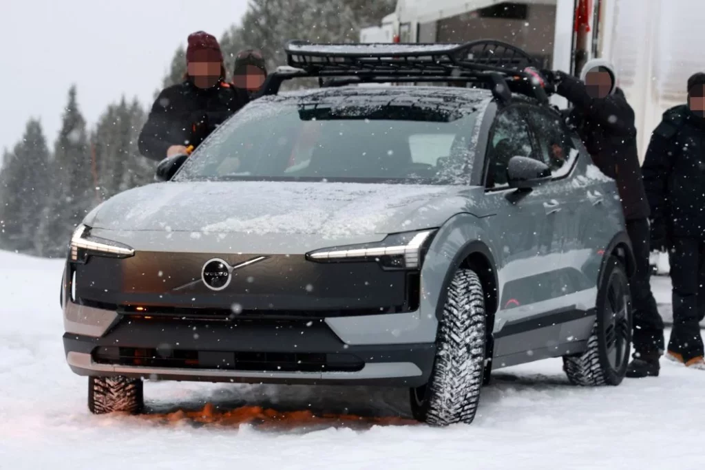 Volvo ultima los detalles del EX30 Cross Country… sin camuflaje 8 Motor16 Volvo EX30 Cross Country 6 Motor16
