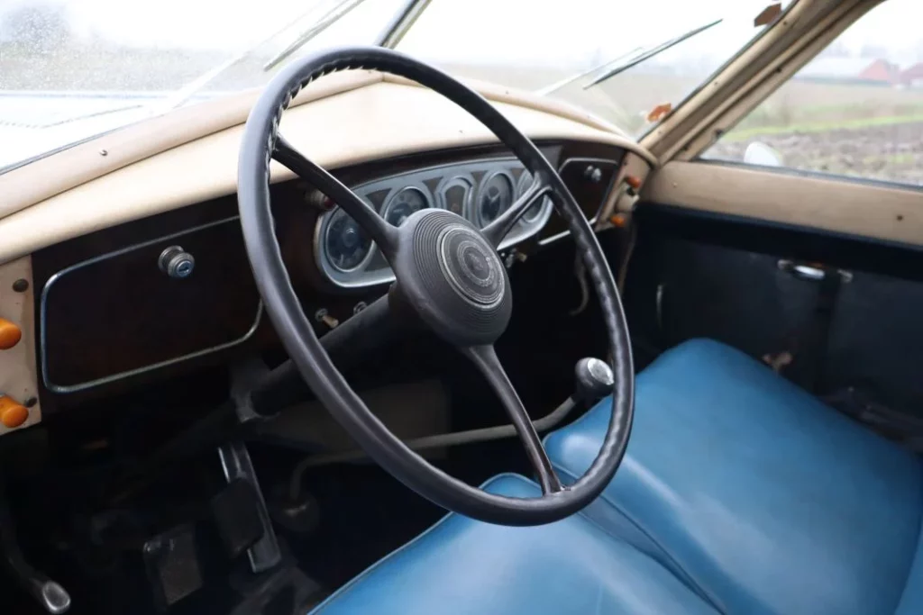 La curiosa historia del coche yate, el inventor del bikini y el carrocero del Tiburón 29 Motor16 coche yate Packard Super Eight Yacht REARD 11 Motor16