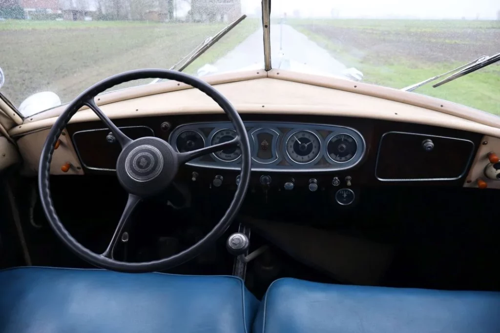 La curiosa historia del coche yate, el inventor del bikini y el carrocero del Tiburón 28 Motor16 coche yate Packard Super Eight Yacht REARD 12 Motor16