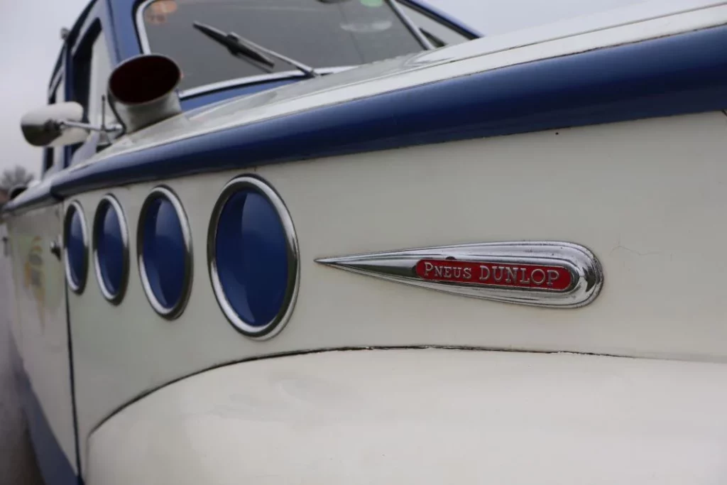 La curiosa historia del coche yate, el inventor del bikini y el carrocero del Tiburón 7 Motor16 coche yate Packard Super Eight Yacht REARD 24 Motor16