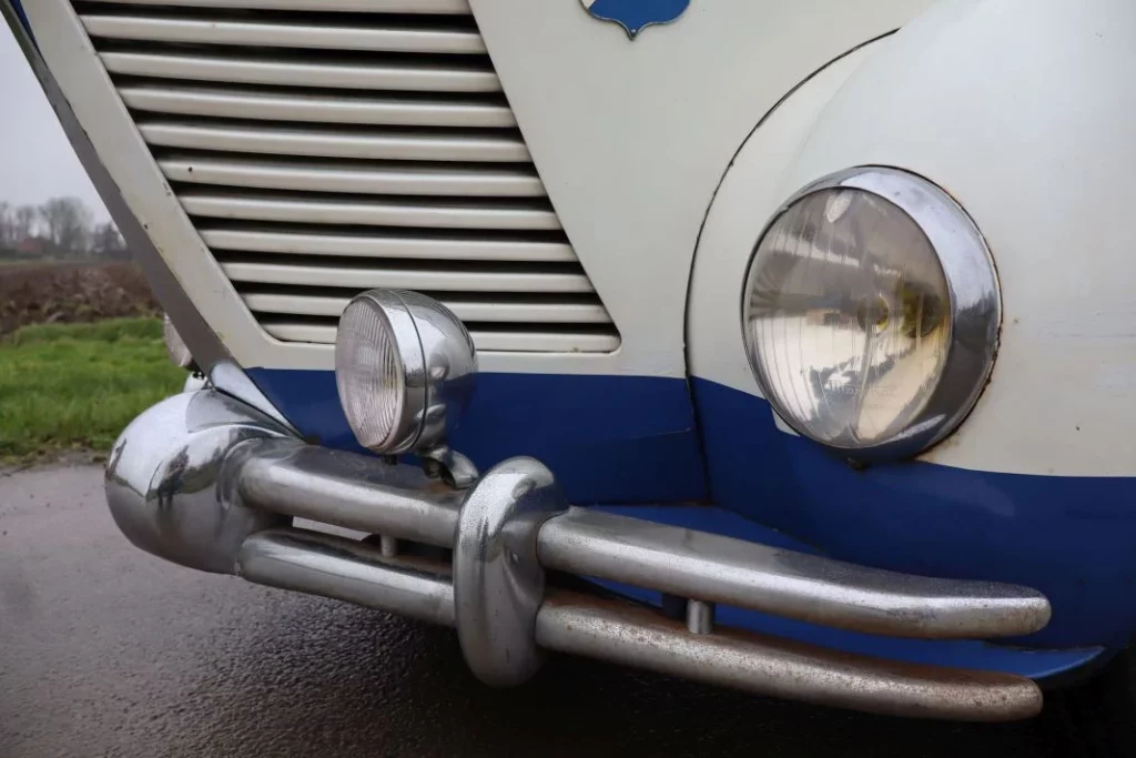 La curiosa historia del coche yate, el inventor del bikini y el carrocero del Tiburón 18 Motor16 coche yate Packard Super Eight Yacht REARD 26 Motor16