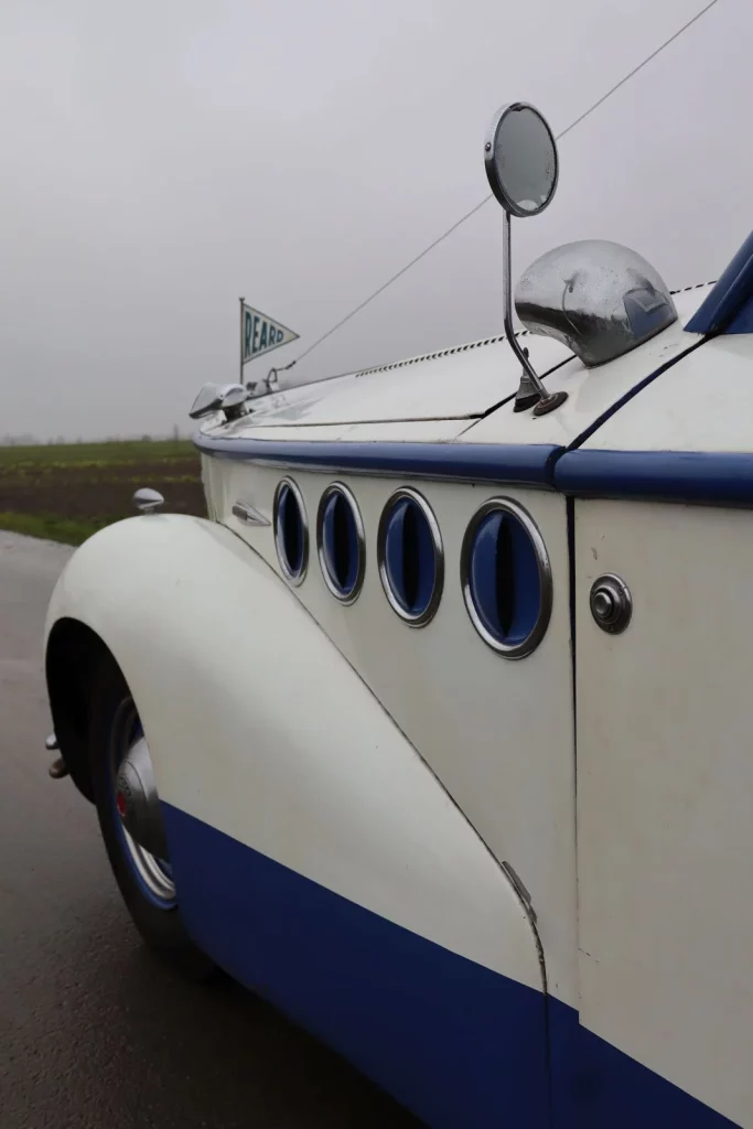 La curiosa historia del coche yate, el inventor del bikini y el carrocero del Tiburón 17 Motor16 coche yate Packard Super Eight Yacht REARD 27 Motor16
