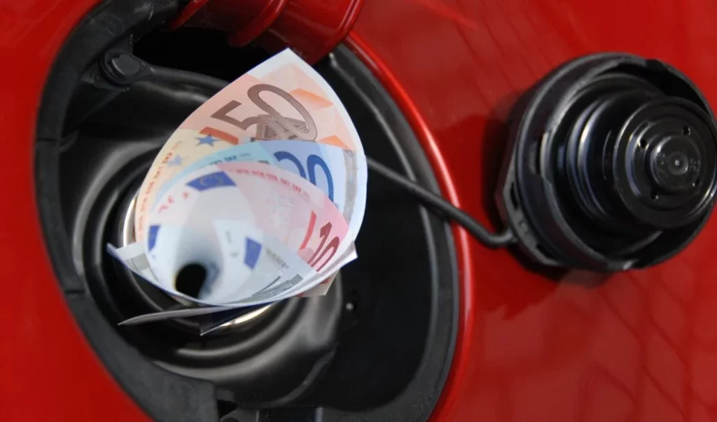 Alucina con este producto: Promete reducir el consumo de gasolina en cuanto lo añadas a tu coche 3 Motor16 coste gasolina