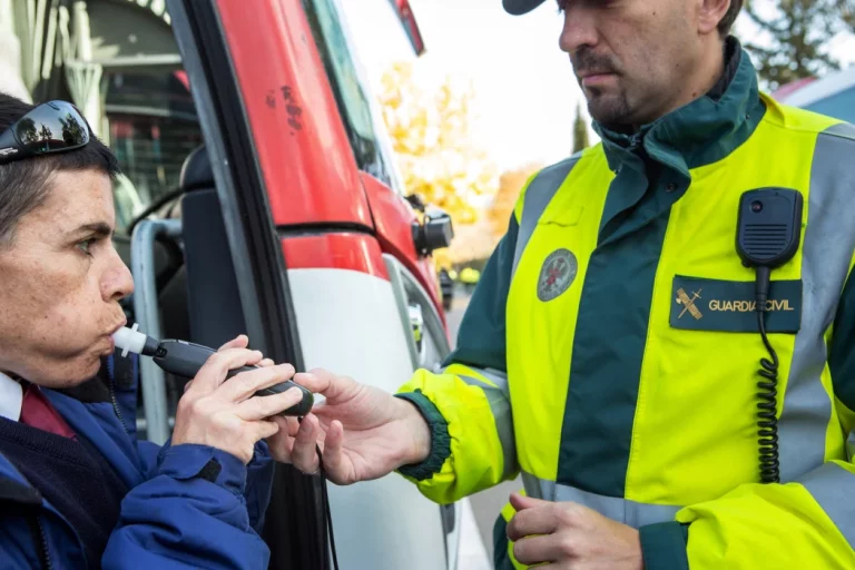 El día en que la DGT dejará de realizar sus temidos controles de alcoholemia: esta es la pieza que tiene la clave