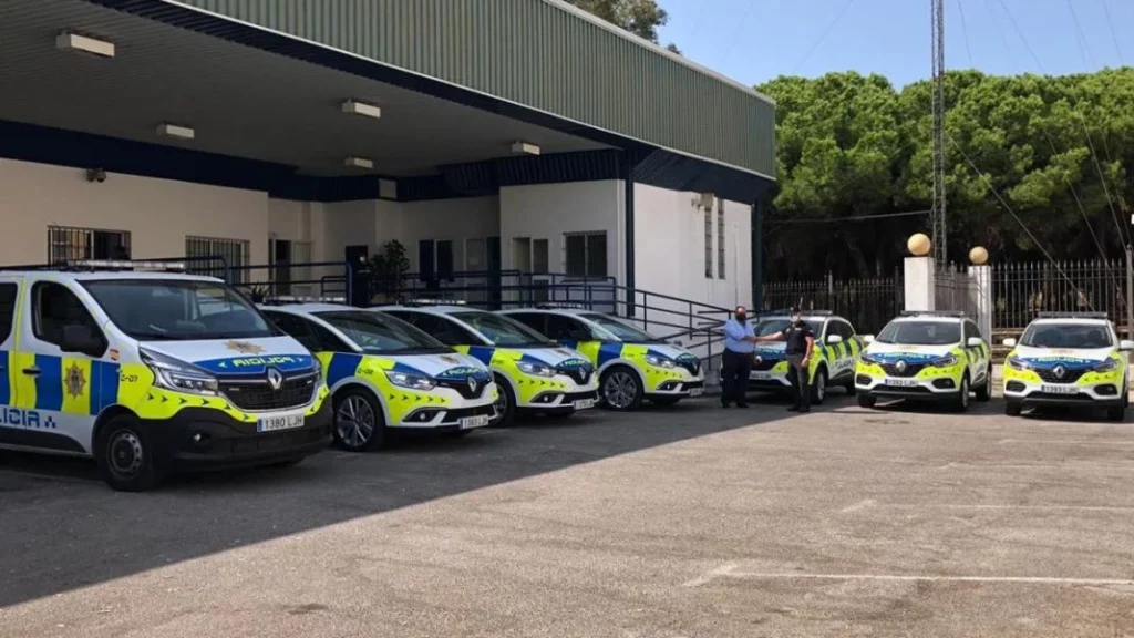 Híbridos y blindados: Así son los 9 coches que estrena la Policía en esta localidad gaditana 2 Motor16 La nueva flota es ideal para situaciones de emergencia