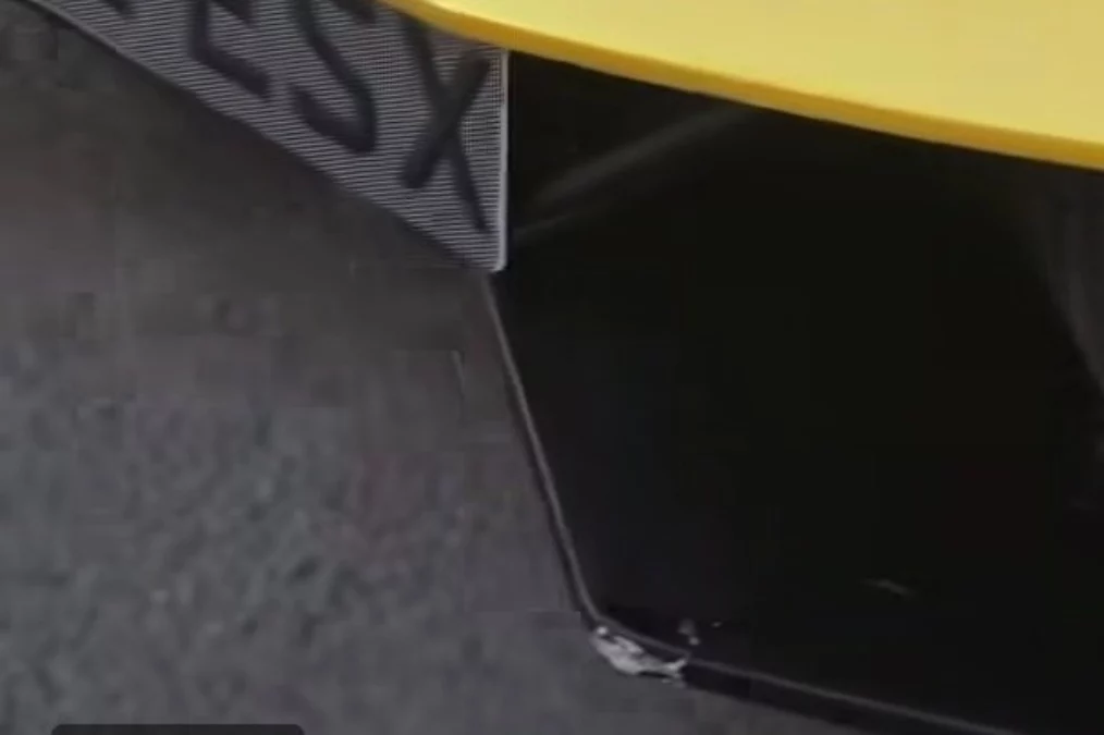 Los peligros de conducir un coche excesivamente bajo 2 Motor16 La reparación del Lamborghini Murciélago, un gasto grande...