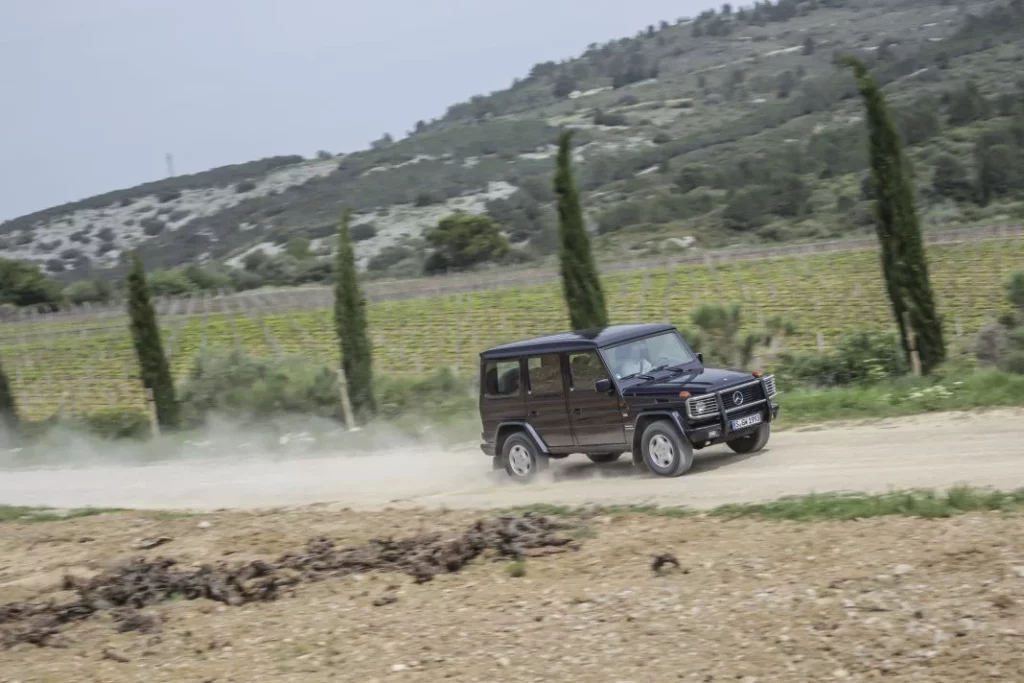 45 años de Mercedes Clase G: La llegada del V8 11 Motor16 mercedes clase g 500 ge 1993 1 Motor16