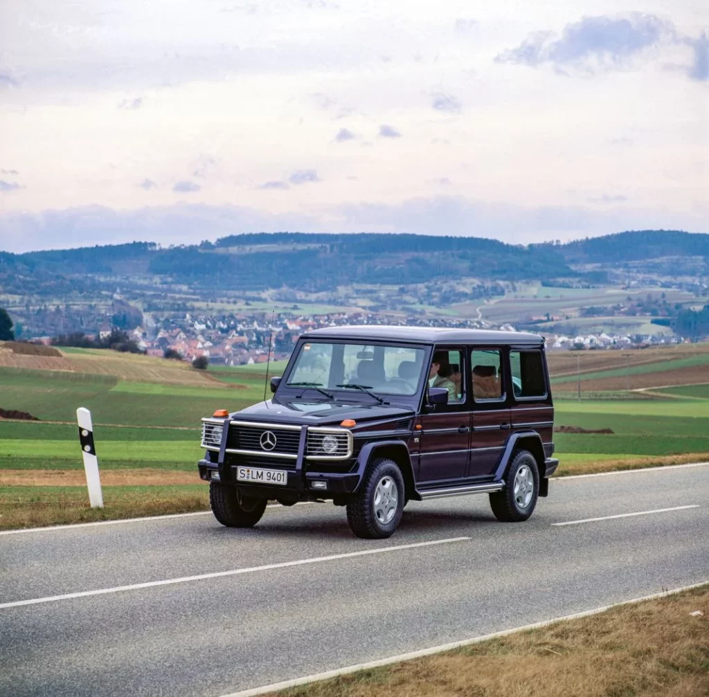 45 años de Mercedes Clase G: La llegada del V8 5 Motor16 mercedes clase g 500 ge 1993 6 Motor16