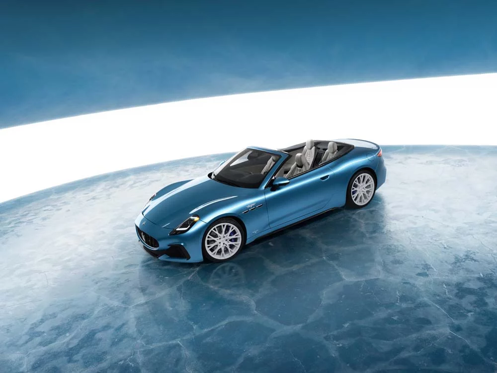 Maserati completa la gama GranCabrio en el hielo de St. Moritz 7 Motor16 01 MaseratiGranCabrioTrofeoONEofONE–THEI.C.E Motor16