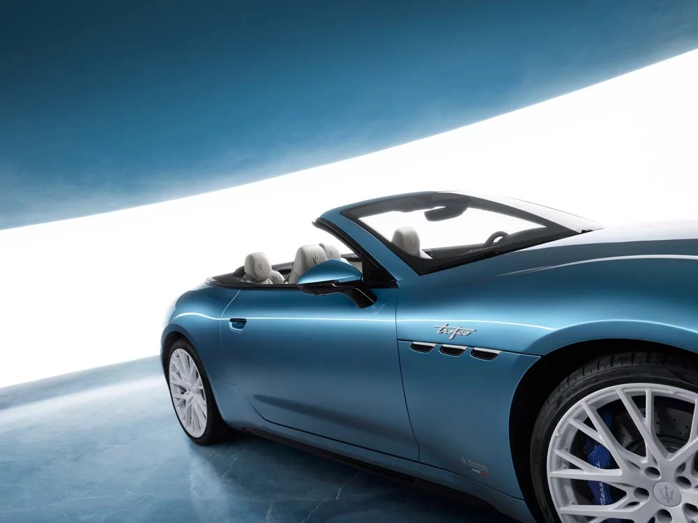 Maserati completa la gama GranCabrio en el hielo de St. Moritz 12 Motor16 04 MaseratiGranCabrioTrofeoONEofONE–THEI.C.E Motor16
