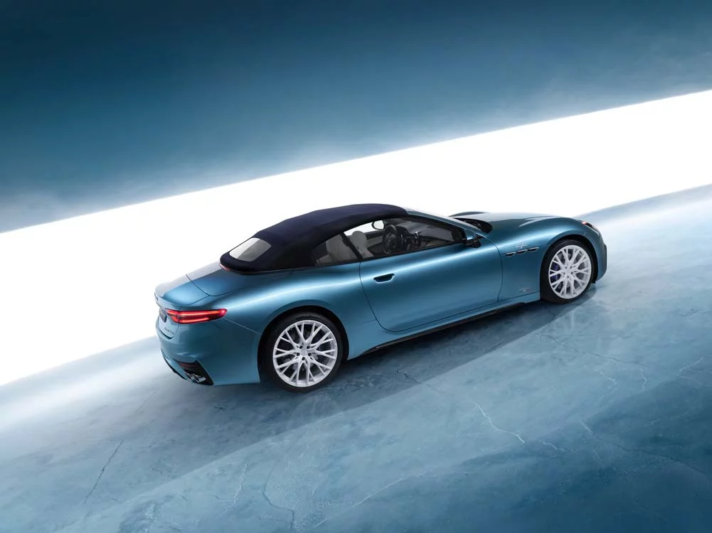 Maserati completa la gama GranCabrio en el hielo de St. Moritz 21 Motor16 10 MaseratiGranCabrioTrofeoONEofONE–THEI.C.E Motor16