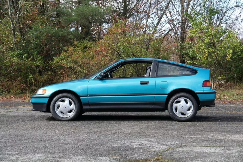 Entre estos dos Honda suman 60 años y 3.840 kilómetros. De ahí su precio 6 Motor16 1991 Honda CRX 2000 Honda Civic Mecum 2 Motor16