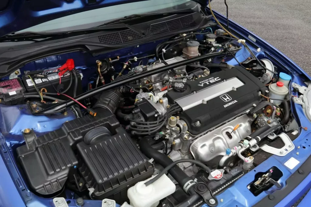 Entre estos dos Honda suman 60 años y 3.840 kilómetros. De ahí su precio 28 Motor16 1991 Honda CRX 2000 Honda Civic Mecum 23 Motor16