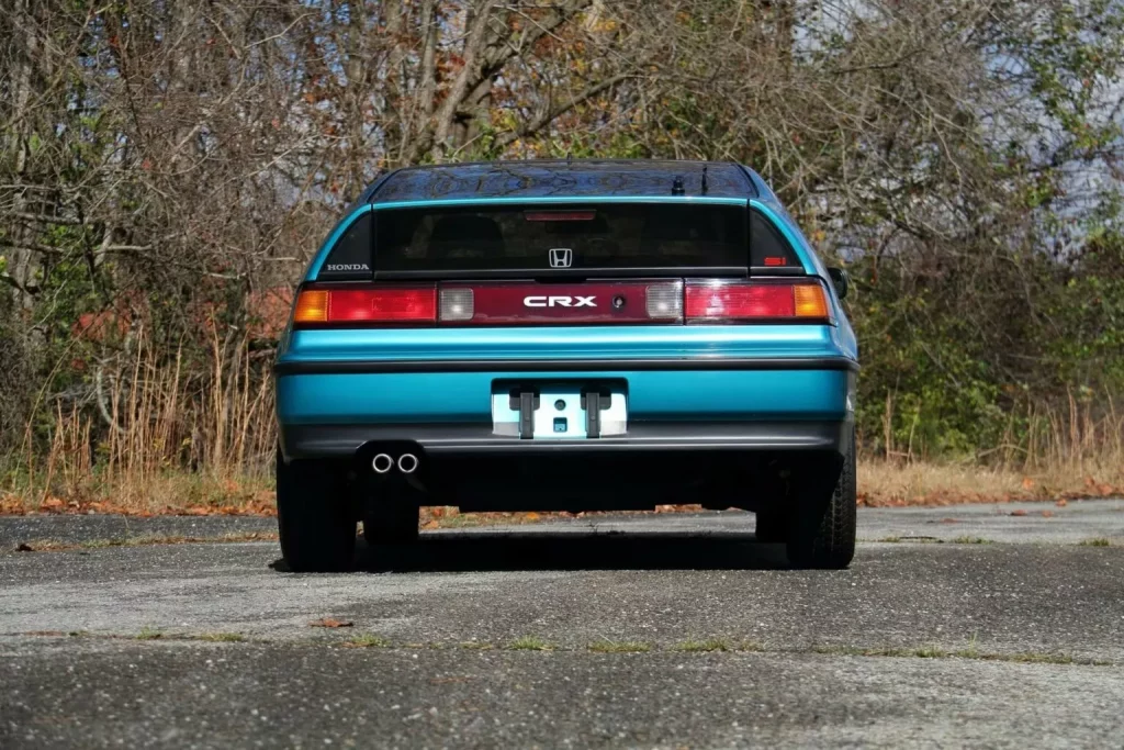 Entre estos dos Honda suman 60 años y 3.840 kilómetros. De ahí su precio 9 Motor16 1991 Honda CRX 2000 Honda Civic Mecum 5 Motor16