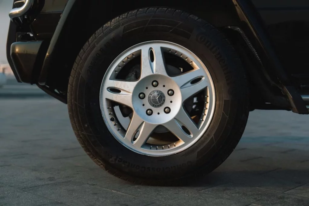 1999 clase g mercedes 55 amg cabrio 9 Motor16