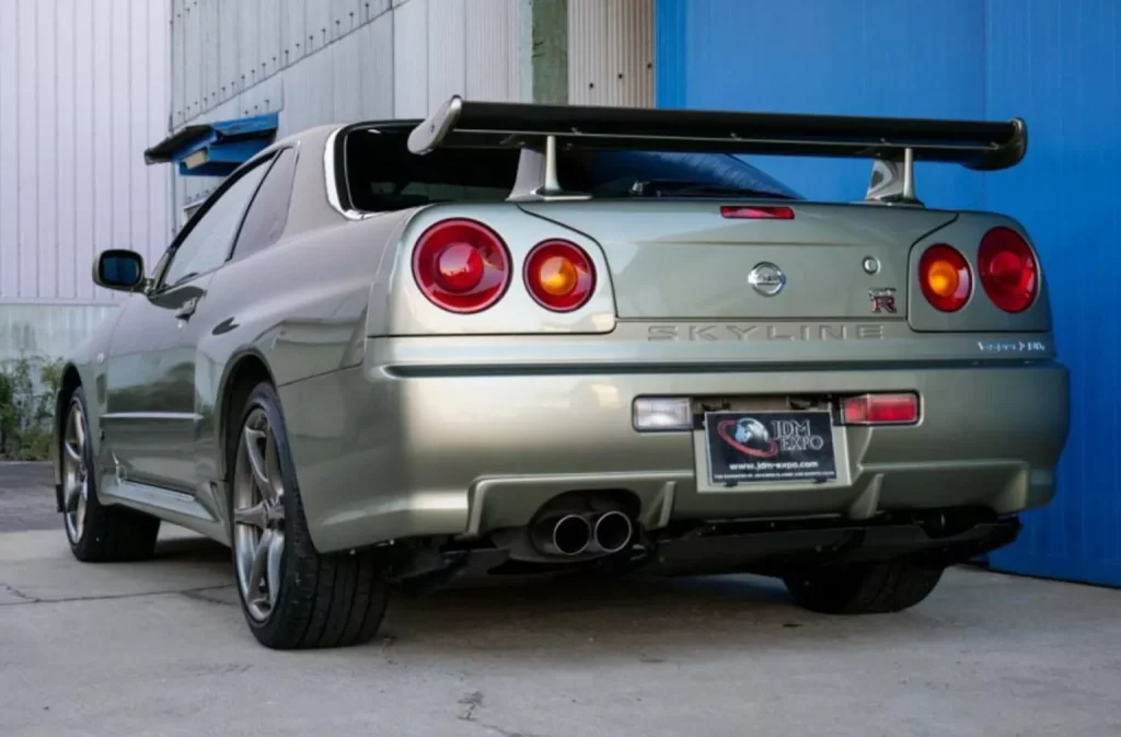 Cuando estrenar un Nissan GT-R R34 se paga a precio de 18 Nissan Qashqai 17 Motor16 2002 Nissan Skyline R34 GT R Nur 18 Motor16