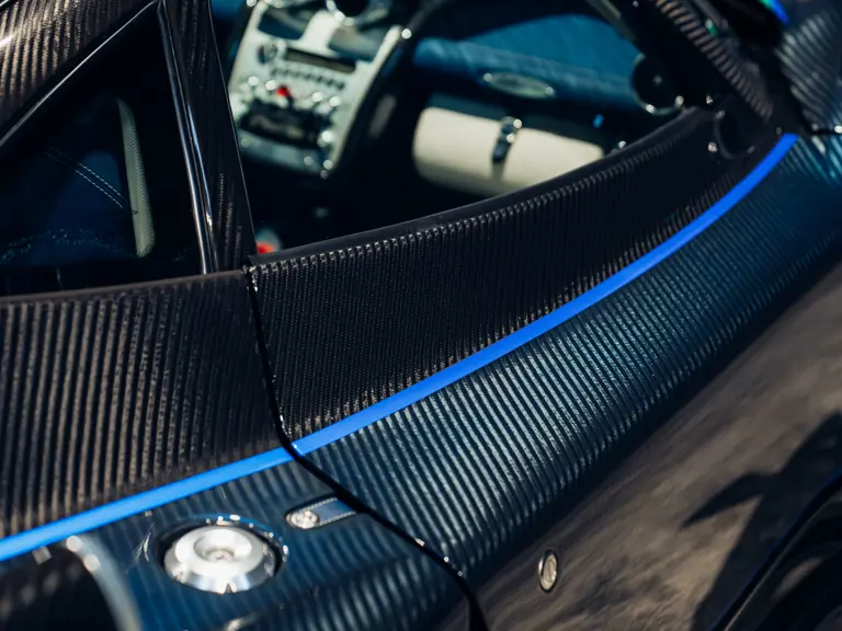 Este Pagani Zonda promete hacer saltar la banca por los aires: Literal 30 Motor16 2011 Pagani Zonda Tricolore RM Sothebys 14 Motor16