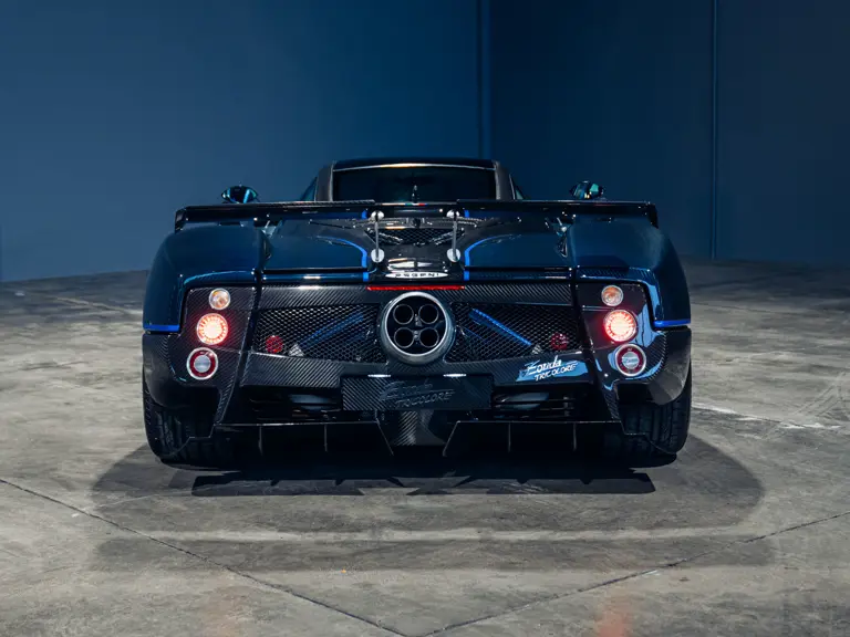 Este Pagani Zonda promete hacer saltar la banca por los aires: Literal 14 Motor16 2011 Pagani Zonda Tricolore RM Sothebys 2 Motor16