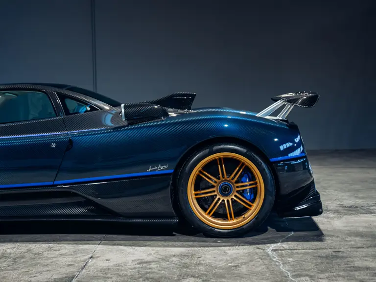 Este Pagani Zonda promete hacer saltar la banca por los aires: Literal 33 Motor16 2011 Pagani Zonda Tricolore RM Sothebys 20 Motor16